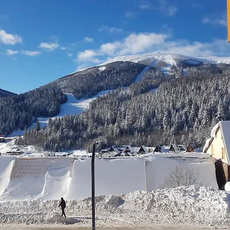 Sa Garaznim Mjestom Apartament